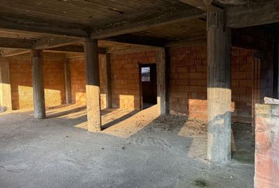 Spațiu comercial, în Moieciu - 5