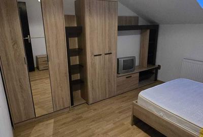 Apartament cu 3 camere semidecomandat în Central - 2
