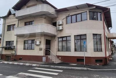 Casa/Vila suprafata utila 547mp, P + Etaj, Zona Centrala Targoviste - 2