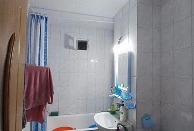 De vanzare 3 camere decomandate, etaj intermediar, 57.000 euro - 7