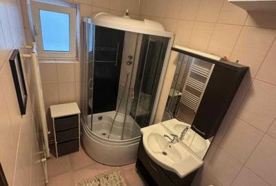 Apartament cu 2 camere decomandat în Traian - 4