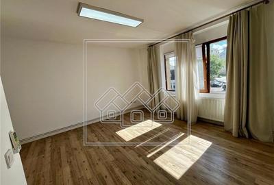 Spatiu comercial de 55 mpu - etajul 2 - Zona centrala - 3