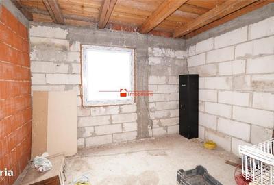 Casă cu 3 camere cu Teren 2877 Mp în Mihai Bravu - 9