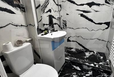 Apartament cu 3 camere, decomandat, etaj 2, zona 9 Mai - 6