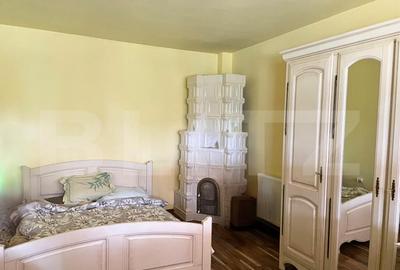 Casă cu 7 camere cu Teren 3000 Mp în Central - 12