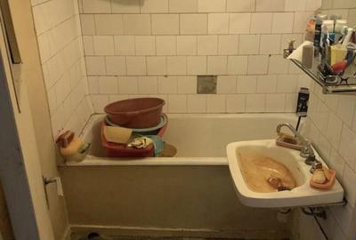 Apartament cu 3 camere decomandat în Rahova