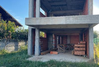 Casă cu 5 camere cu Teren 671 Mp în Sisești - 16