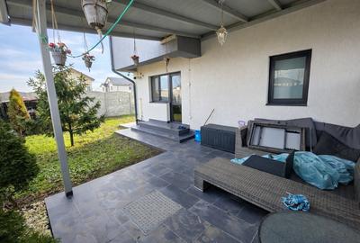 Vila 4camere,mobilat si utilat complet, la 2 pasi de București,aproape de scoala - 9