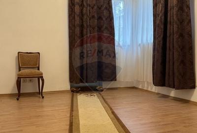 Apartament cu 3 camere în zona P-ta Unirii - 4