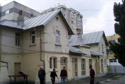 Casă cu 20 camere cu Teren 955 Mp în Central - 20