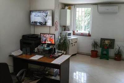 Apartament cu 2 camere semidecomandat, mobilat în Fundeni