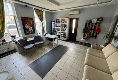 Casă cu 4 camere în Ultracentral - 1