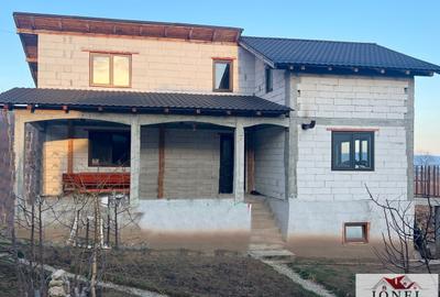 Casa noua semifinisata de vanzare in Sard - 1