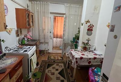 Apartament cu 3 camere decomandat în Școlilor - 1