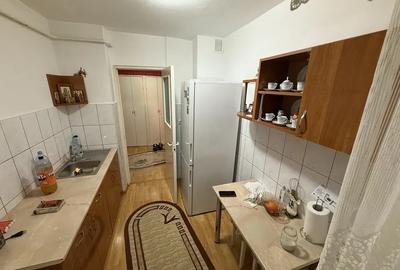 Apartament 2 camere, decomandat, etaj 1/4, zona Nicolina Apartament 2 camere, decomandat, etaj 1/4, zona Nicolina - 4