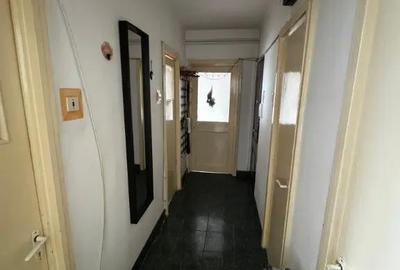 Apartament cu 3 camere semidecomandat în Podu Roș - 11