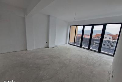 Apartament cu 3 camere decomandat în Mărișelu - 2