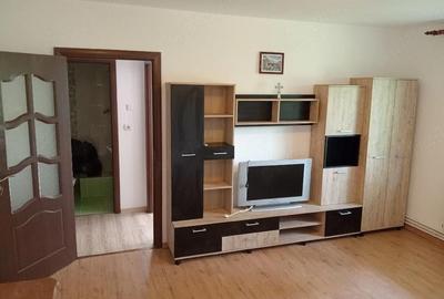 Apartament cu 2 camere semidecomandat în Gemenii - 2