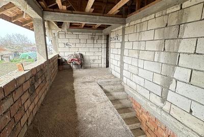 Casă cu Teren 2000 Mp în Căldărușeanca - 10