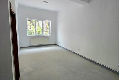 Spațiu comercial, de 105 mp, în Central - 8