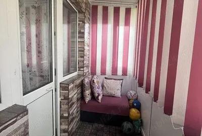 3 camere Micro 3,mobilat si utilitat, zona scolii 11 - 4