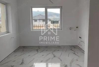 Casă cu 4 camere cu Teren 423 Mp în Micești - 2