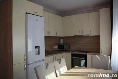 Apartament cu 2 camere decomandat în P-ța Victoriei - 2