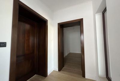 Casă cu 5 camere cu Teren 500 Mp în Central - 14