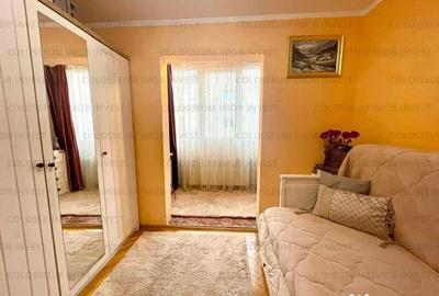 Apartament cu 4 camere decomandat în Calea București
