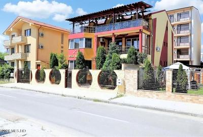 Mamaia Nord - Langa Mare, pensiune la cheie, 11 camere, 9 bai! - 2