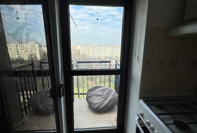 Garsonieră decomandată în Apărătorii Patriei