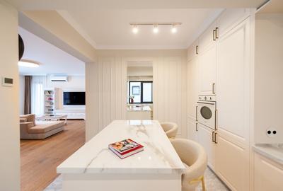 Apartament cu 4 camere decomandat în Băneasa