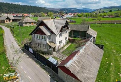 Casă cu 6 camere cu Canalizare în Central - 16