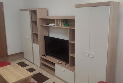 Apartament cu 3 camere decomandat în Tudor - 2