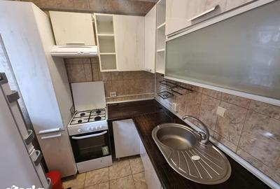 Garsonieră decomandată în Nicolina