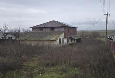 Casă cu 7 camere în Văcăreni - 1