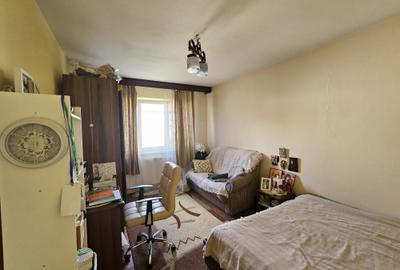 Apartament cu 4 camere decomandat, mobilat în Circumvalațiunii - 8