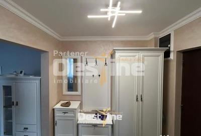 Apartament cu 3 camere semidecomandat în Central - 1