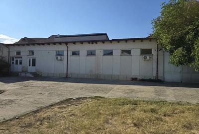 Inchiriez hala situata ultracentral in Caracal - 3