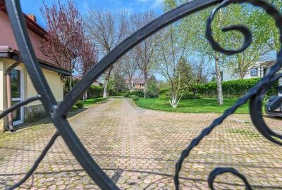 Vilă cu parc, piscină, jacuzzi și foișor, panouri fotovoltaice - 19