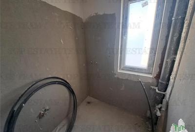 Casă cu 4 camere cu Canalizare în Central - 16