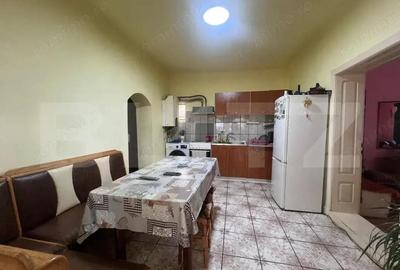 Casa cu 2 camere curte spa?ioasa ?i gradina ingrijita - 11