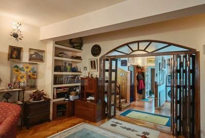 Casă cu 7 camere cu Teren 608 Mp în Central - 4