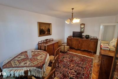 Apartament cu 3 camere decomandat în Cornișa - 10