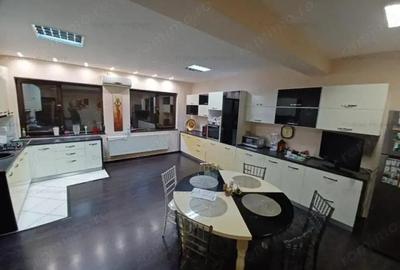 VILA D+P+2, FINISAJE CALITATE SUPERIOARA, zona Centrala, Mobilata - 1