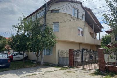 Casă cu 4 camere în Mehala - 8