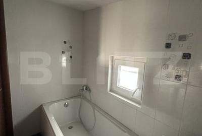 Apartament de vanzare, semidecomandat, cu 2 camere, 50 mp | Piata 1 mai - 4