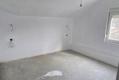 Casă cu 4 camere în Central - 10