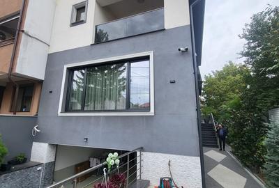 Casă individuală cu 5 camere în Dămăroaia