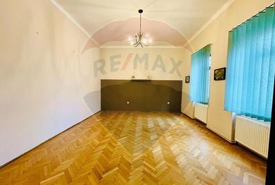 Birou, de 75 mp, în Central - 5